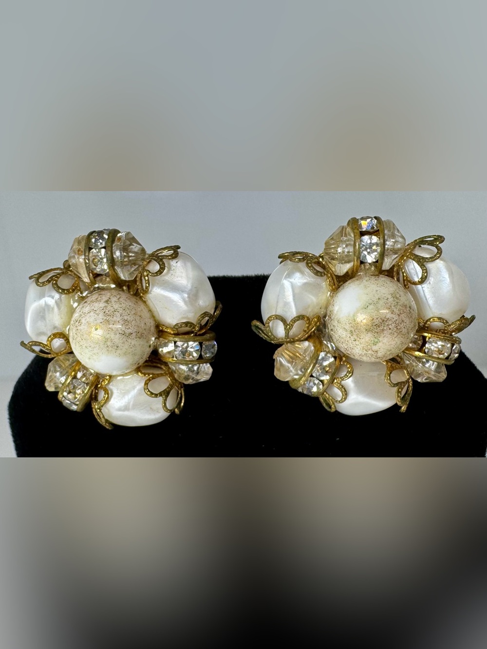 White Cream Gold-tone Pearl Cluster Faux Pearl & Crystal Clip-On Earrings #1108